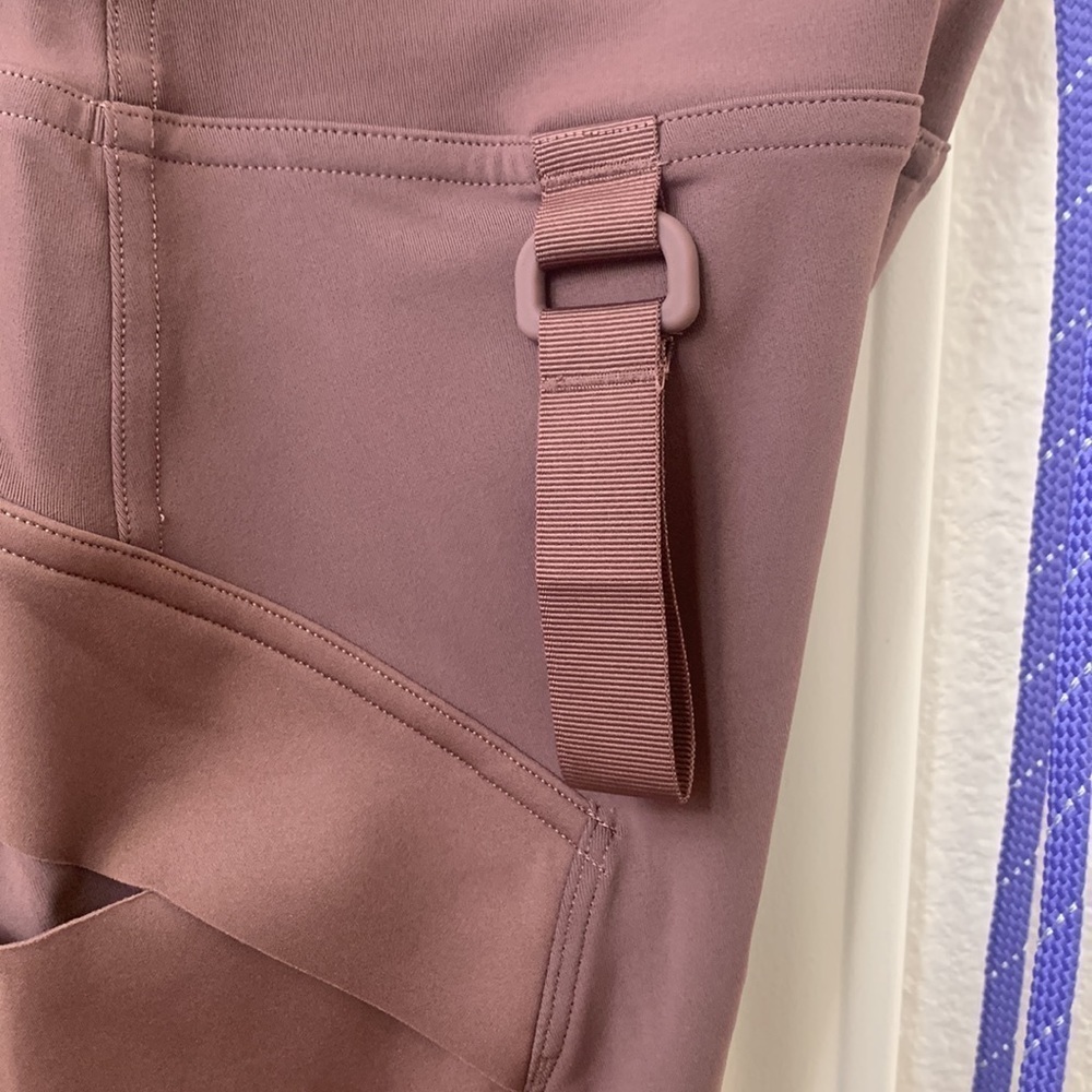 NWT lululemon cargo SHR hiking shorts 8” Dark oxide brown size 4 - Picture 9 of 13